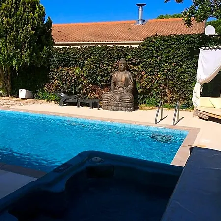 Hotel Piscine Independante Sans Vis A Vis Et Un Sans Acces Piscine 2 Possibilites Au Choix Avec Wifi Mudaison