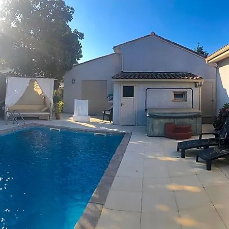 Hotel Piscine Independante Sans Vis A Vis Et Un Sans Acces Piscine 2 Possibilites Au Choix Avec Wifi 4*